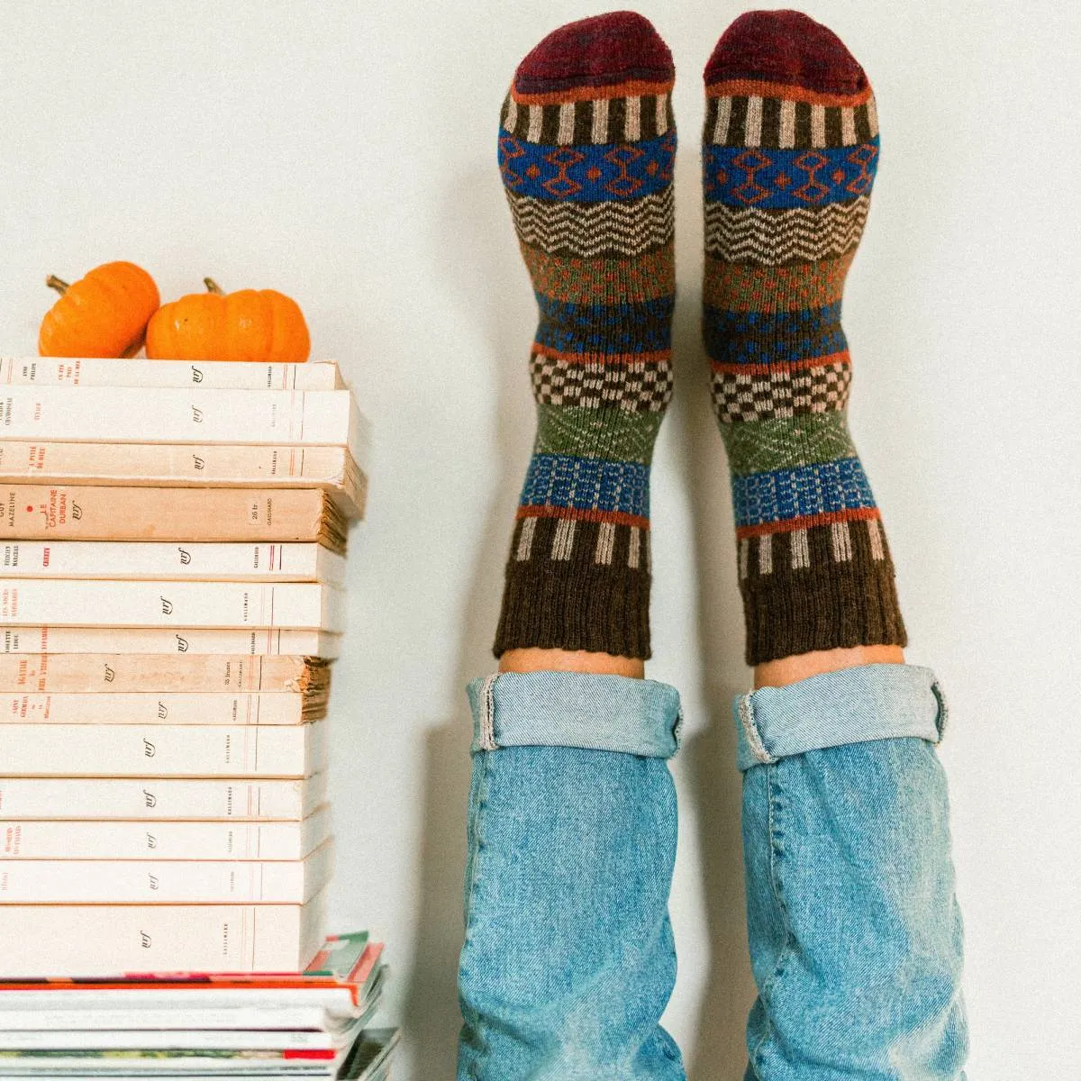 Certainly! To optimize the title for an e-commerce product featuring the brand Svea and highlighting 5 pairs, we can add descriptive modifiers to enhance the title. Heres a suggestion:

Svea Premium Comfort Socks - 5 Pair Pack for Everyday Wear

This title includes modifiers like Premium Comfort and Everyday Wear to attract potential customers by emphasizing quality and versatility.